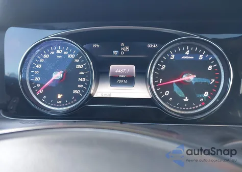 2017 Mercedes-Benz E 300 4Matic z USA, uszkodzony, nr VIN WDDZF4KB7HA091162